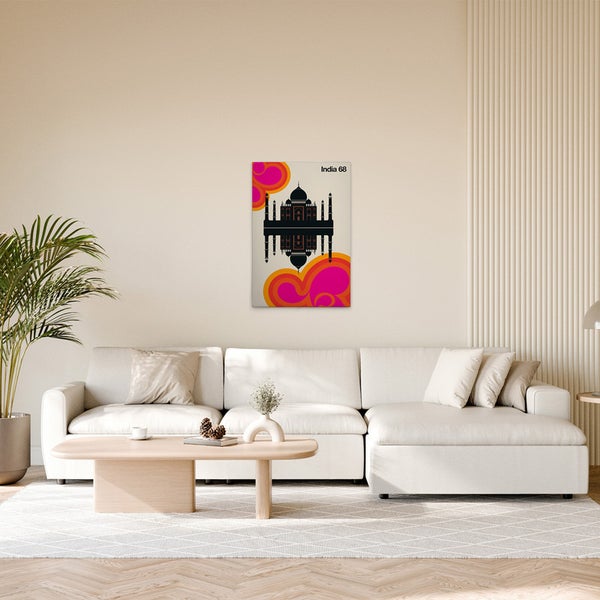 Wohnzimmer mit einem Poster des Taj Mahal im Retro Stil