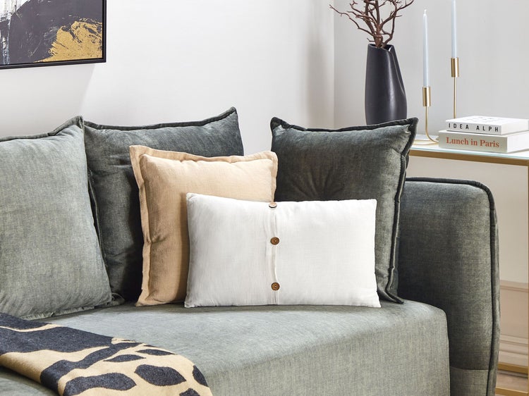 Dekokissen mit Knopfleiste