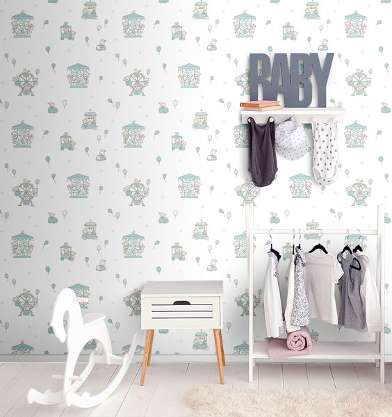 Hammer neben Dämmstoffdübel an Wand