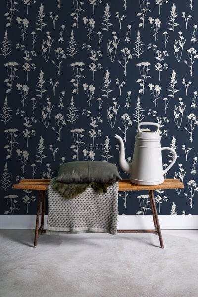 ESTAhome Tapete Feldblumen Dunkelblau - 50 x 900 cm - 139397