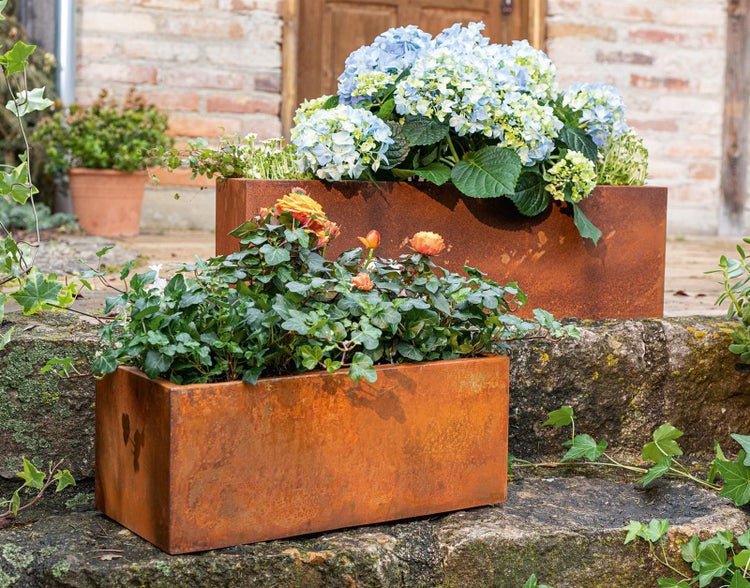 Dekoleidenschaft 2x Pflanzkasten aus Metall in Rost Optik, Blumenkasten, Pflanzkübel, Pflanzcontainer, Hochbeet, Gartendeko für Draußen