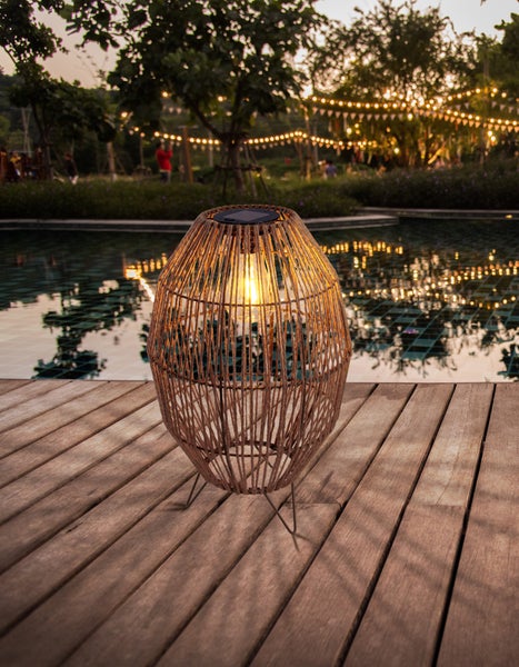 LED Solarleuchte Korbinian für Garten und Terrasse, Außendeko aus Metall, Kunststoff und Jute in natur, fest verbaute LEDs, Solar Lampe für den Garten 34 x 19,58 cm