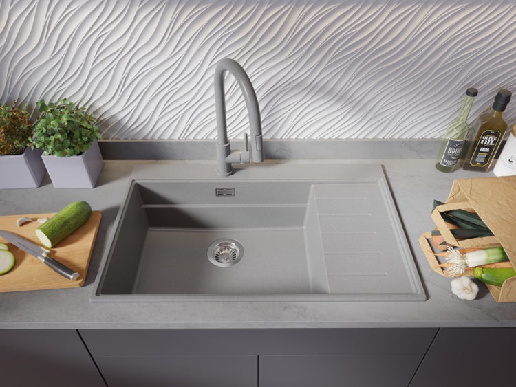 Spüle aus Granit mit Armatur in einer modernen Küche