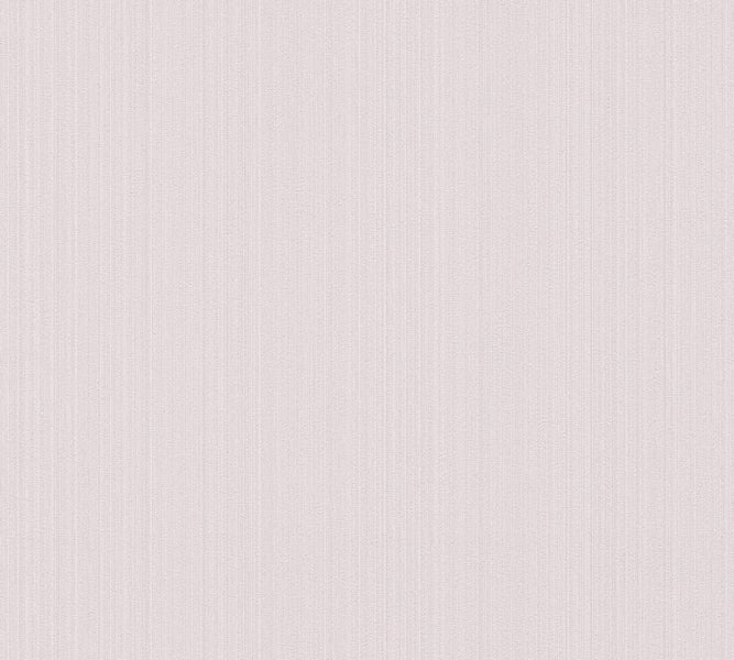 Nahaufnahme einer hellen Vliestapete mit feiner Struktur