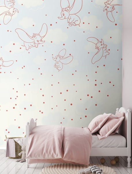 Kinderzimmer mit Dumbo-Tapete, Bett und Dekorationen