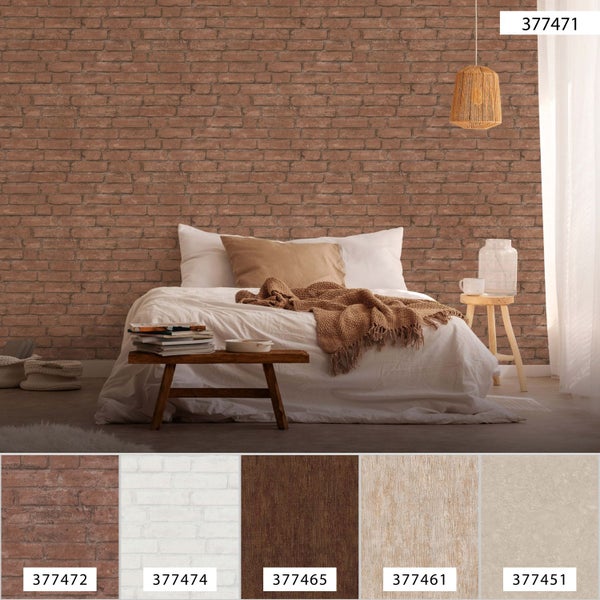 Nahaufnahme einer Tapete mit Mauerwerk-Motiv.