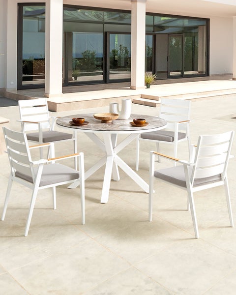 BAÏTA Lena Stuhlset, 4 Stühle – Samtbezug Taupe, Metallbeine Schwarz, Sitzhöhe 47 Cm, Max. 100 Kg