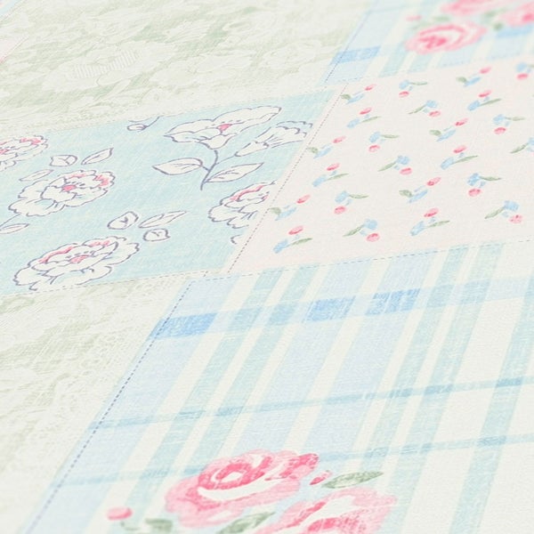 Nahaufnahme von grünen Blättern einer Pflanze.