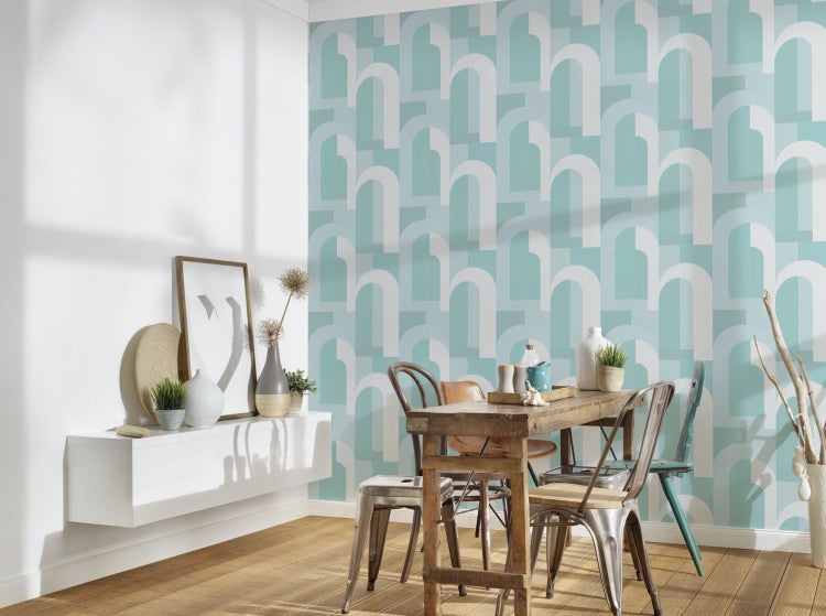 Hängelampe mit Stoffschirm und Rattan