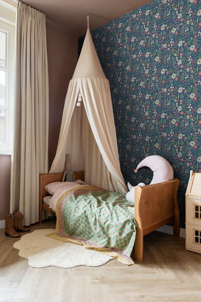 ESTAhome Tapete Blumen Dunkelblau, Grün und Terrakotta - 50 x 900 cm - 131071