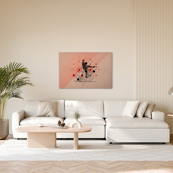 Wohnzimmer mit Sofa und einem Wandbild mit einem Mann auf einem Hochrad