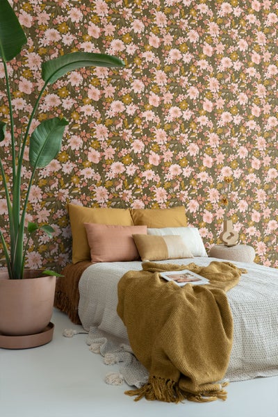 ESTAhome Tapete Blumen Olivgrün, Hellrosa und Ockergelb - 50 x 900 cm - 130928