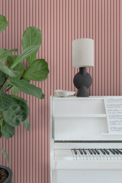 Tapetenrolle mit Streifenmuster, 53 cm breit und 10,05 m lang