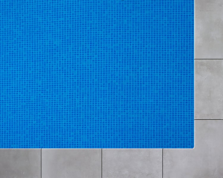 Wohnrausch Keramik Poolumrandung Beckenrandstein LIGHT GREY, 60 x 30 x 3 cm, 1 Rundkante, betongrau