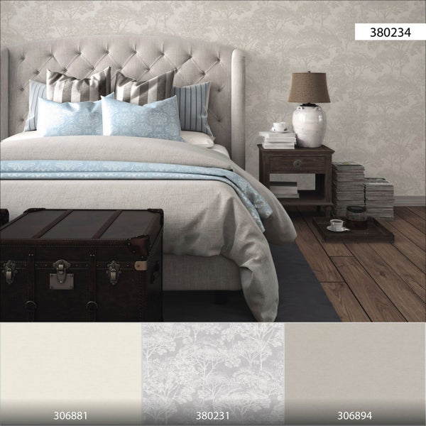 Gartenlandschaft mit gepflegtem Rasen und geschnittener Hecke