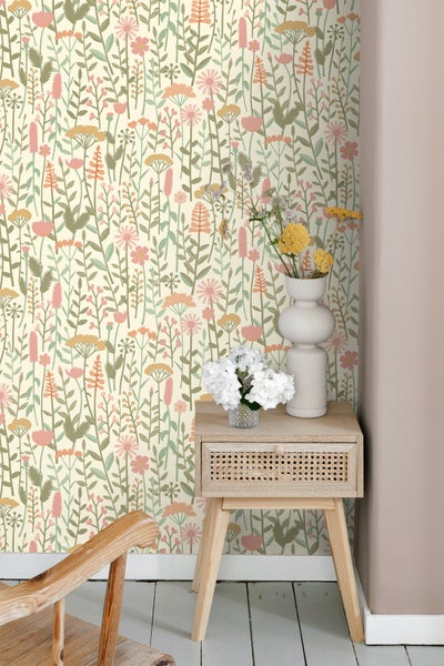 ESTAhome Tapete Feldblumen Hellgrün und Rosa - 50 x 900 cm - 131549