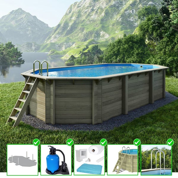 Aufstellpool mit Holzverkleidung, Leiter, Filteranlage und Zubehör vor Berglandschaft