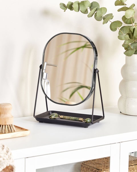 Tischspiegel mit Ablage, Seifenspender, Jade-Roller, Bürste, Dekoration auf Kommode