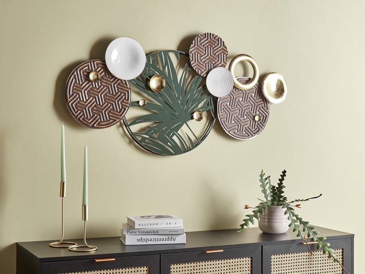 Wanddekoration aus Metall mit Blattmuster und geometrischen Formen