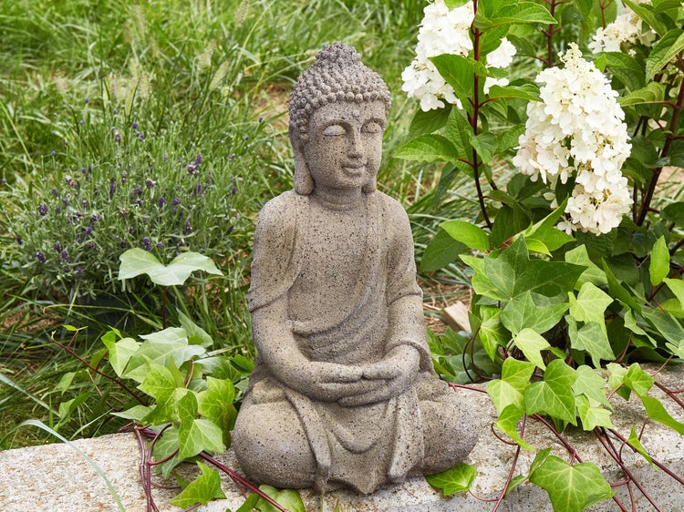 Buddhafigur aus Stein für den Garten