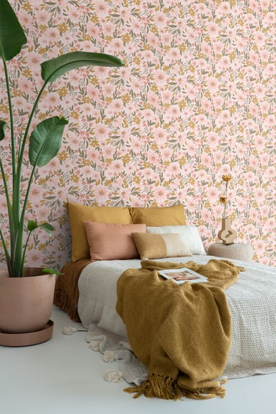 ESTAhome Tapete Blumen Hellrosa, Ockergelb und Graugrün - 50 x 900 cm - 130923