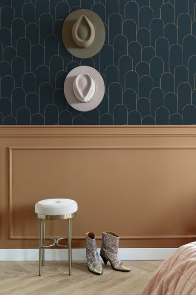 ESTAhome Tapete Art Decó Muster Dunkelblau und Gold - 50 x 900 cm - 139657