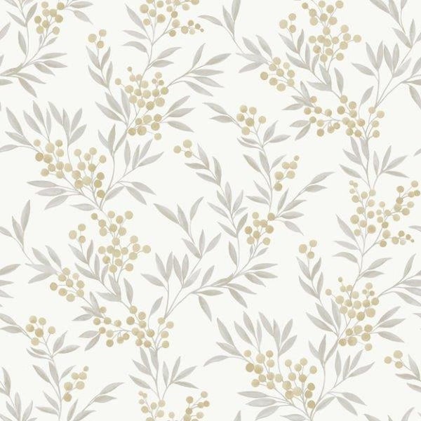 Dekoratives Schlafzimmer mit gemusterter Tapete, Rattanbett und Pflanzen