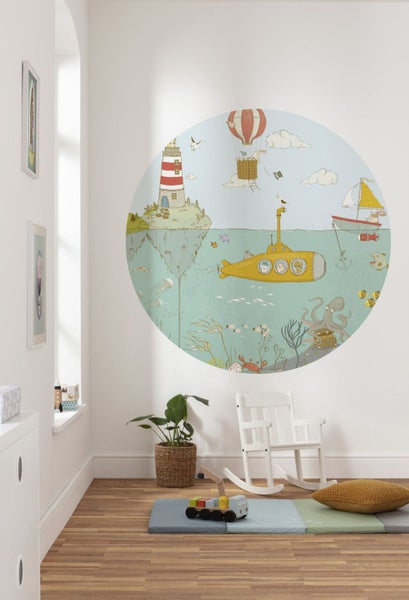 Zimmer mit Wandtattoo mit Unterwassermotiv, Leuchtturm, U-Boot und Heißluftballon