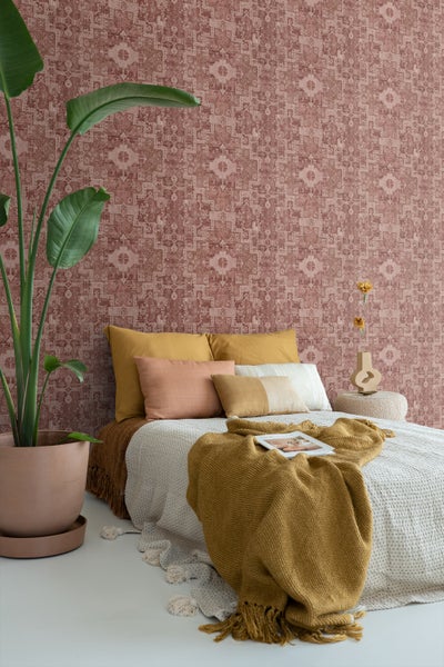 ESTAhome Tapete orientalisches Kelim-Patchwork dunkel Terrakotta-Rosa - 50 x 900 cm - 131364