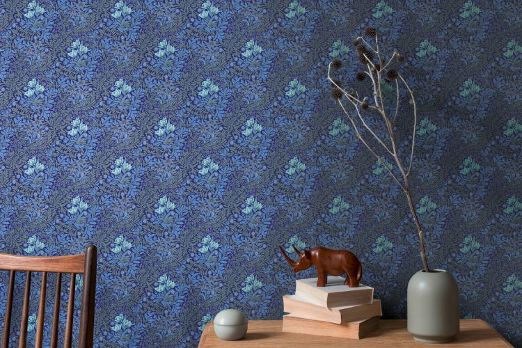 Tapetenrolle mit Blumenmuster