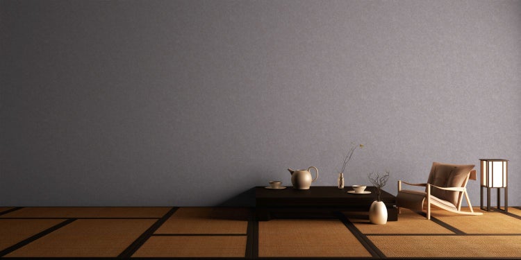 Wohnraum mit japanisch inspiriertem Design und verschiedenen Tapetenmustern