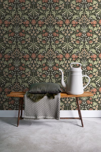 ESTAhome Tapete Blumenmuster im Jugendstil Dunkelgrün und Terrakotta - 50 x 900 cm - 131183