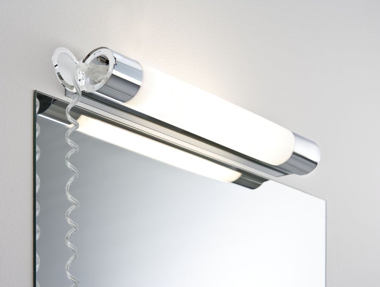 Selection Bathroom LED Spiegelleuchte Orgon Steckdose IP44 3000K 835lm 230V 10,5W Chrom