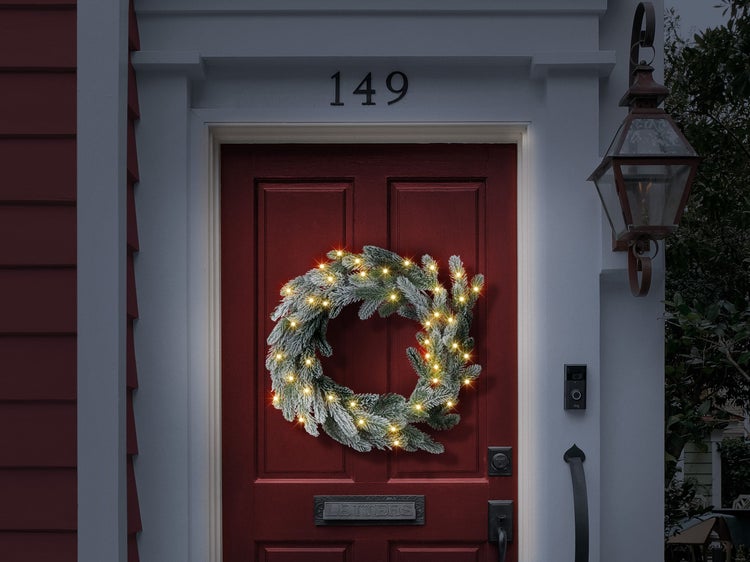 Schneebedeckter Weihnachtskranz LED ALBINI Grün 45 cm