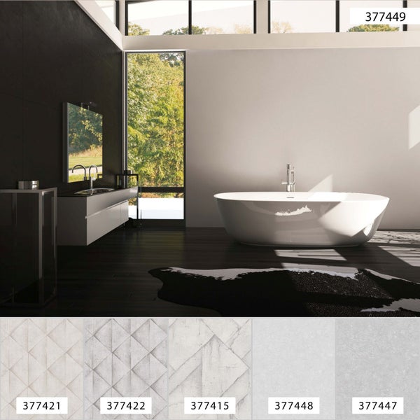 Badezimmergestaltung mit Badewanne, Waschtisch und Fliesenmuster