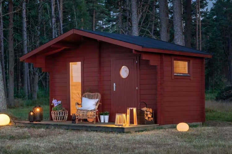 Polhus Sauna Vinja Gartensauna 2 Sitzbänke aus Holz, Sauna mit 44 mm Wandstärke, Außensauna