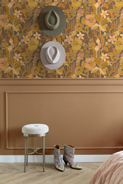 ESTAhome Tapete tropischen Blumen und Paradiesvögeln Terrakottabraun - 50 x 900 cm - 131159