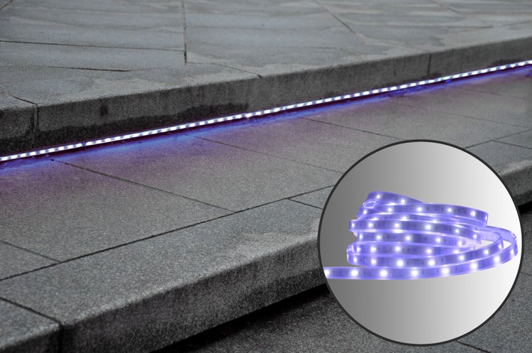 Der LED Stripe outdoor 1000 cm, 36 Watt, warmweiß, mit Farbwechsler, dimmbar, inkl. Fernbedienung und Zubehör