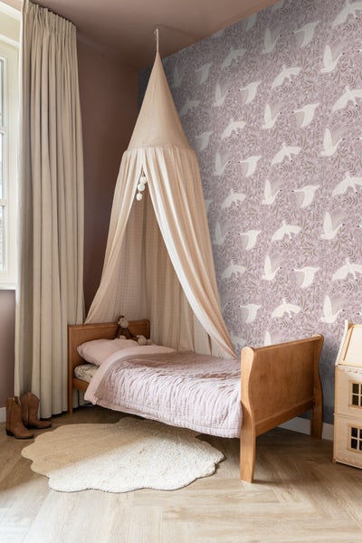 ESTAhome Tapete Schwäne Violett - 53 cm x 10.05 m - 130959