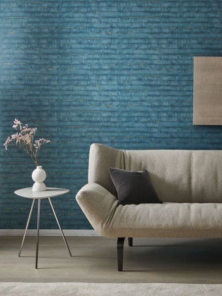 Nahaufnahme einer strukturierten Tapete mit horizontalem Streifenmuster