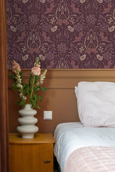 ESTAhome Tapete Blumen und Vögel Aubergineviolett - 50 x 900 cm - 131635