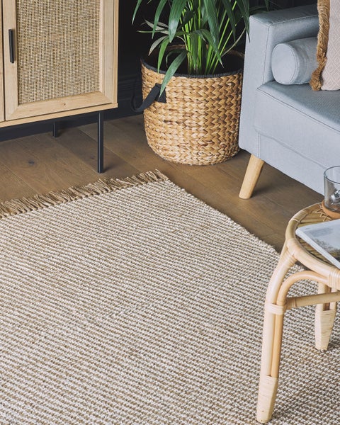 Rechteckiger Teppich mit Fransen