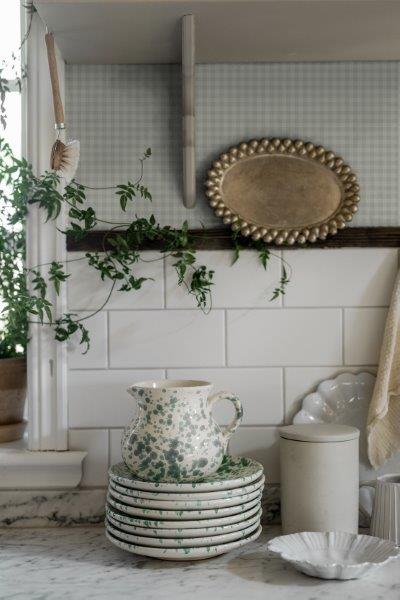 Pendelleuchte mit blauem Glasschirm und Blattmuster