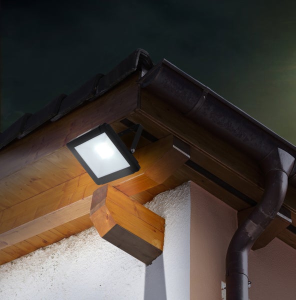 LED-Außenleuchte Strahler 30W , aus Metall und Glas in Schwarz, mit integrierter LED