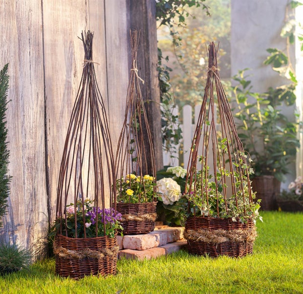 Dekoleidenschaft 3x Pflanzkorb aus Weide & Stroh, Blumentopf mit Rankhilfe, Pflanzgefäß mit Rankgitter, Gartendeko, Pflanzschale