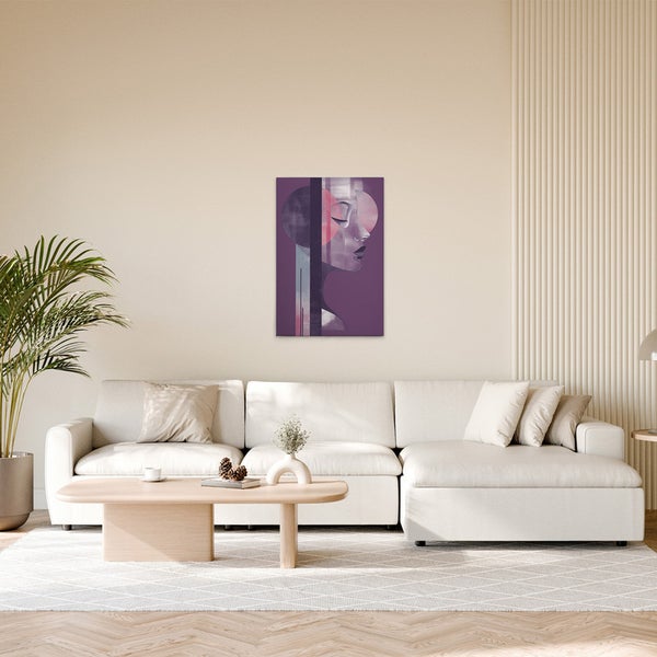 Wohnzimmer mit Leinwandgemälde einer Frau im Profil an der Wand