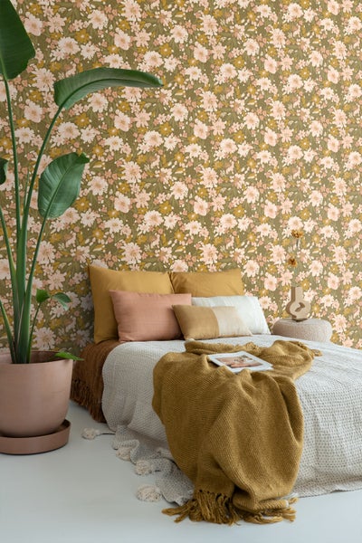 ESTAhome Tapete Blumen Olivgrün, Hellrosa und Senfgelb - 50 x 900 cm - 130927