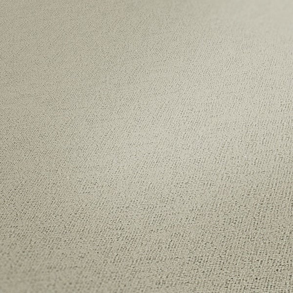 Montageelement mit Schrauben und Befestigung