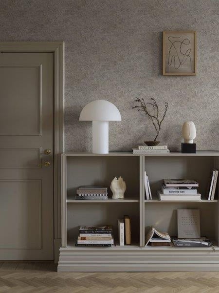 Tischleuchte mit den Maßen: 20 cm Höhe, 8 cm Durchmesser oben und 7,5 cm Durchmesser unten