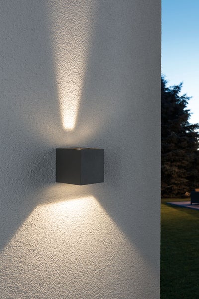 LED Wandleuchte Cybo IP65 eckig 80x80mm 2700K 2x3,5W 355lm / 355lm 230V 40-120° Grau Aluminium